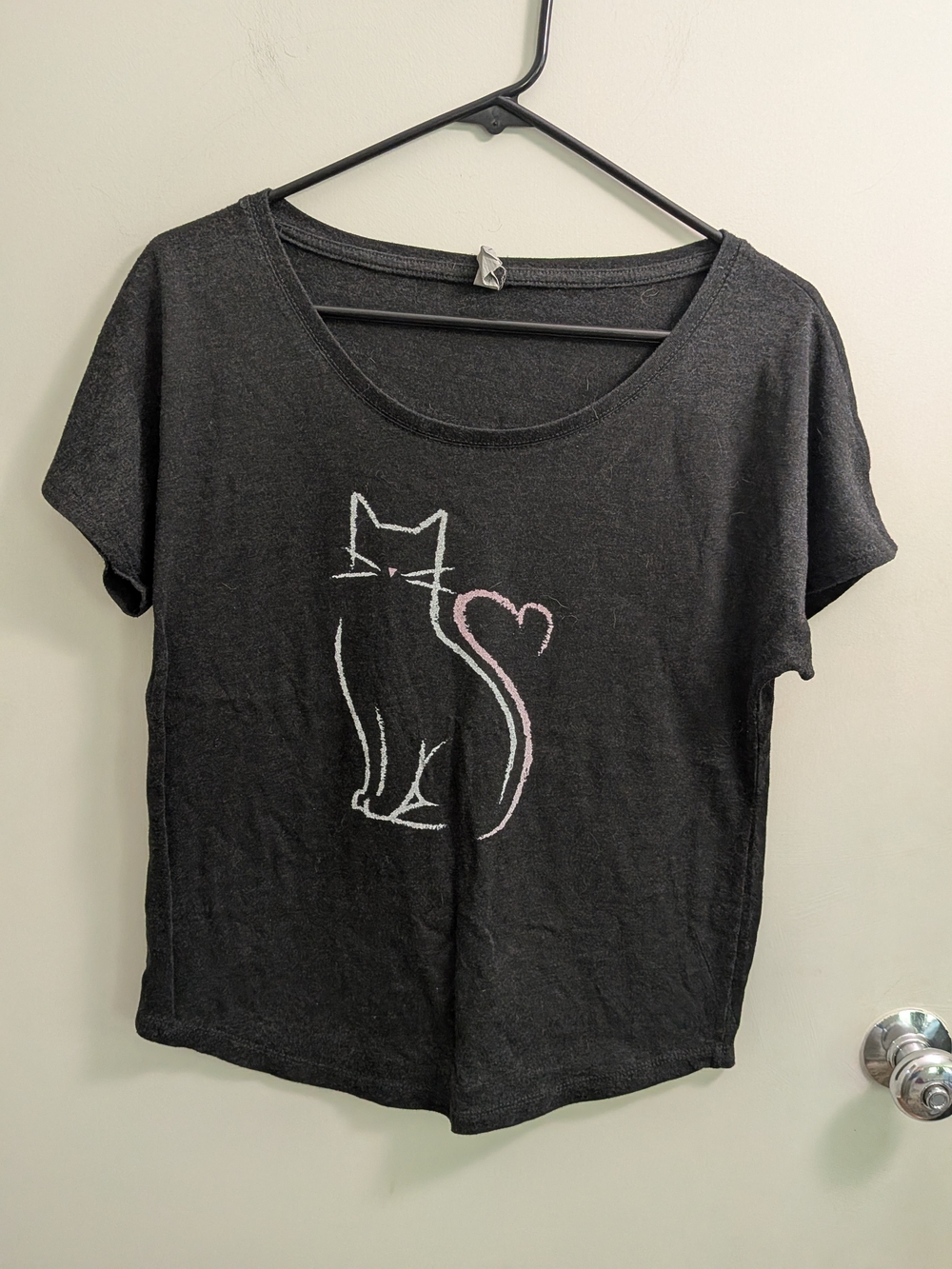 Vintage Cat With Heart Print Small T-shirt Super Soft And Cozy Cat Lover Kitty